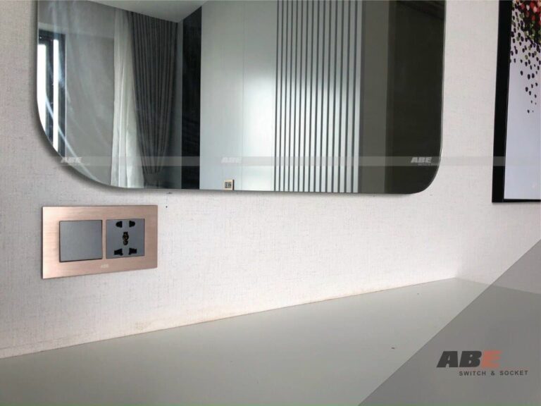 Ảnh thực tế Titan Rose Gold