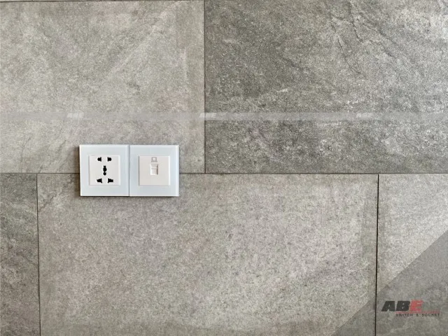 Mẫu ổ cắm kính cường lực ABE