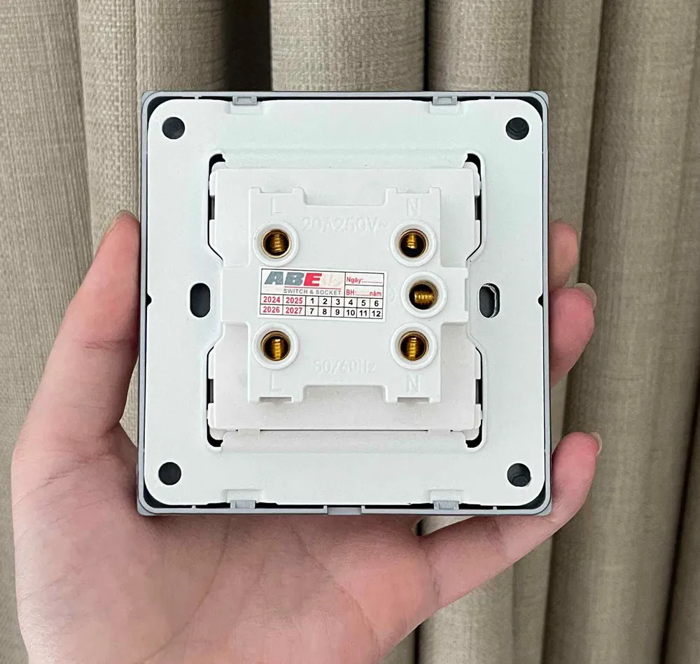 Cấu tạo chi tiết của công tắc bình nóng lạnh ABE